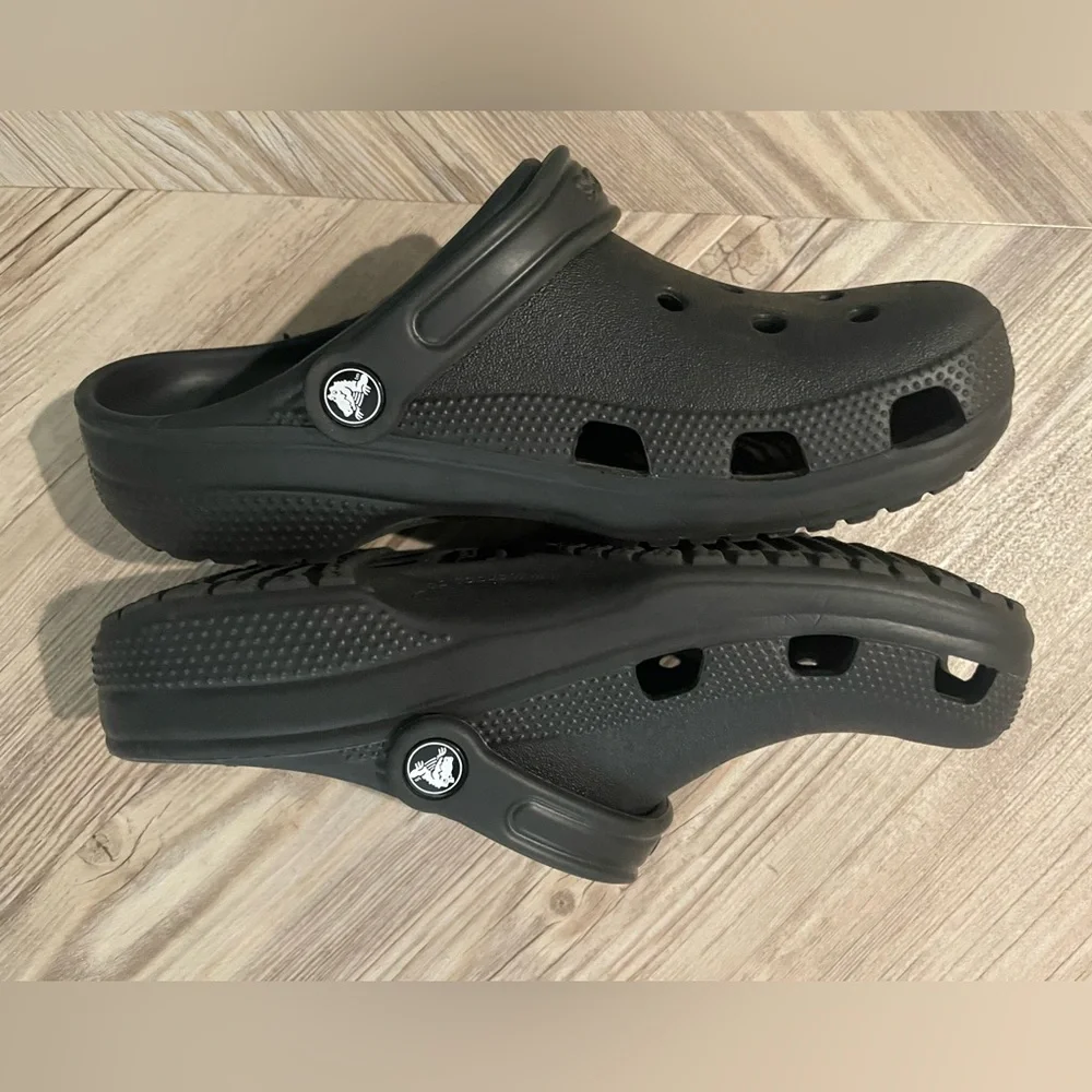 Black CROCS - Picture 3 of 4